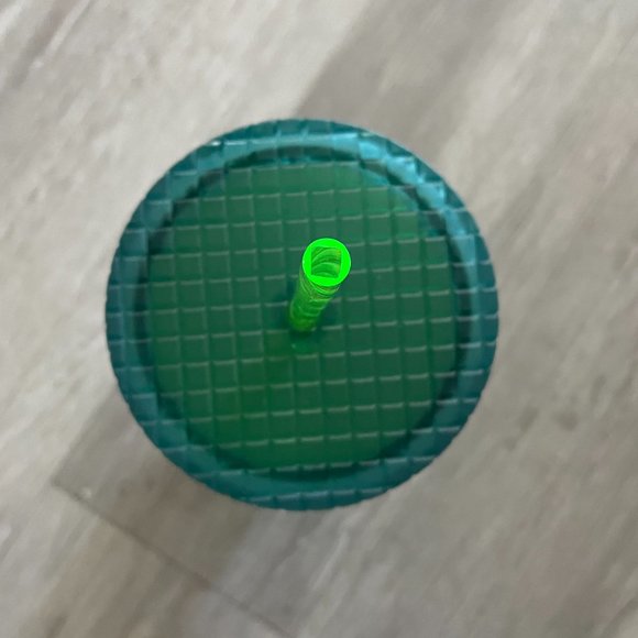 Starbucks 2022 Grid Mountain Dew Jelly 24oz Tumbler Valentine - Picture 4 of 4